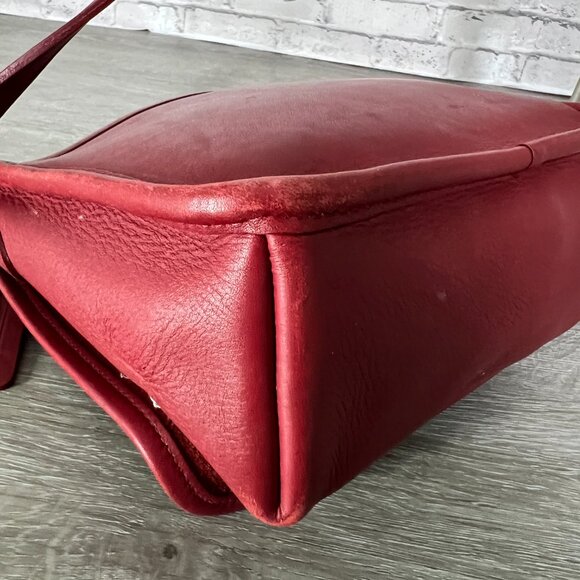 Vintage Authentic Coach Legacy Companion Red Cross Body Purse 9076 - Picture 4 of 9